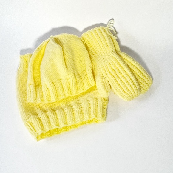 Hand Knit Child’s Hat, Scarf and Mittens Set - Picture 3 of 4